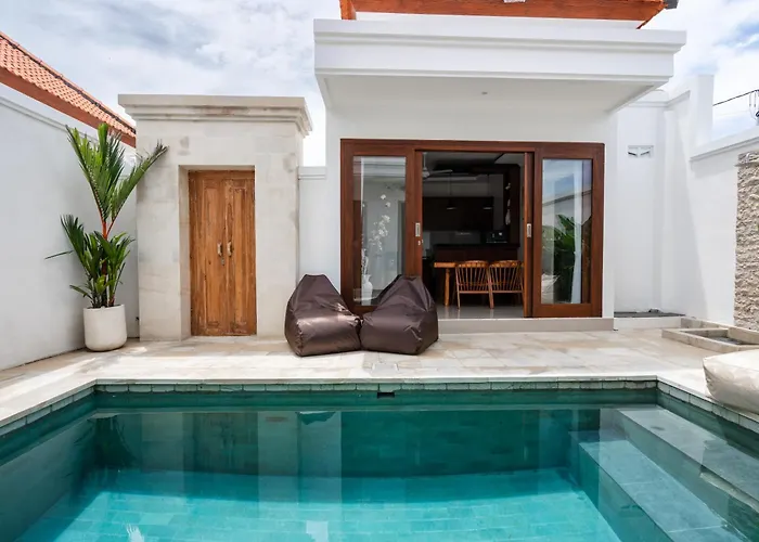 Anna Pererenan Villa